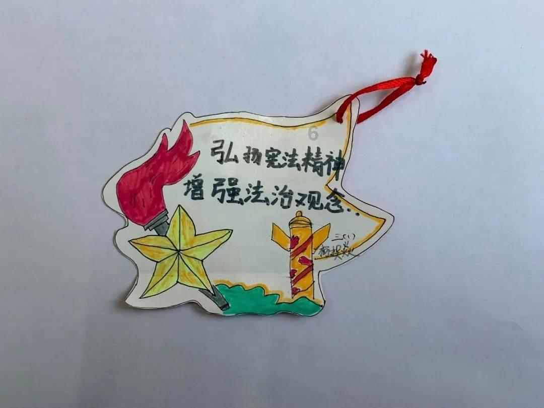 可爱啄木鸟逃脱